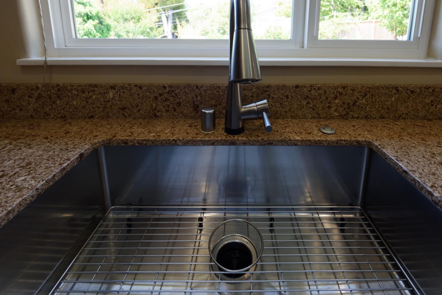 Detail Gallery Image 8 of 26 For 3694 Country Club Dr, Redwood City,  CA 94061 - 3 Beds | 2/1 Baths