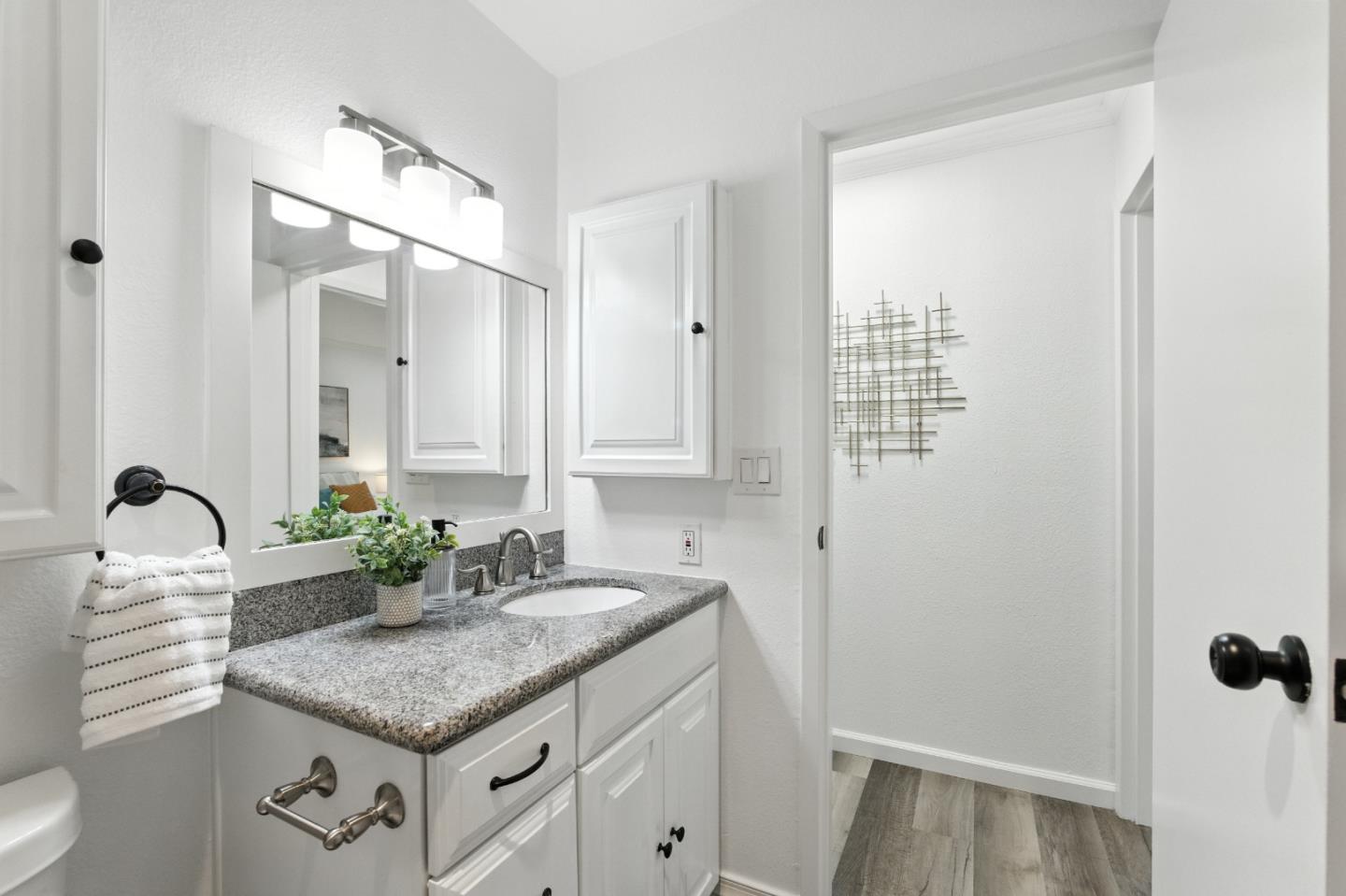 Detail Gallery Image 13 of 39 For 373 Half Moon Ln #108,  Daly City,  CA 94015 - 2 Beds | 1 Baths
