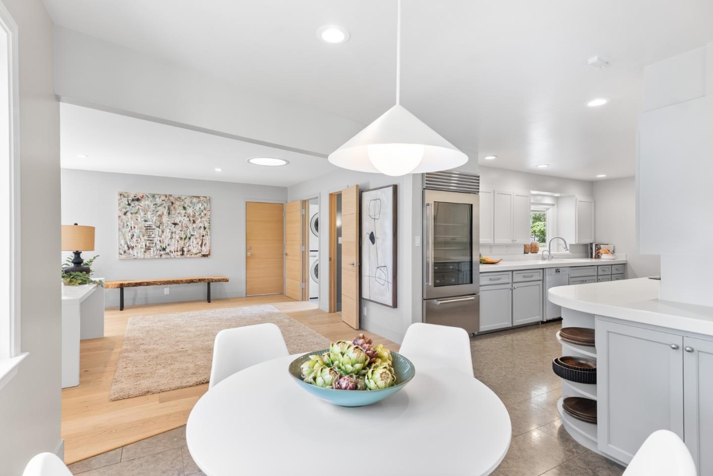 Detail Gallery Image 10 of 35 For 730 Monte Rosa Dr, Menlo Park,  CA 94025 - 4 Beds | 2/1 Baths