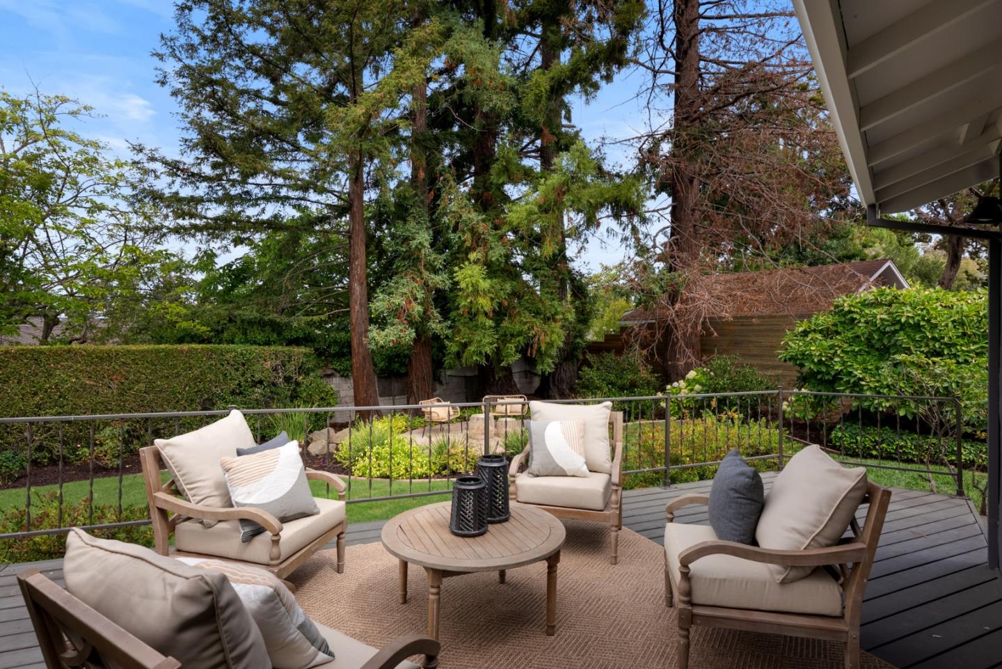 Detail Gallery Image 26 of 35 For 730 Monte Rosa Dr, Menlo Park,  CA 94025 - 4 Beds | 2/1 Baths
