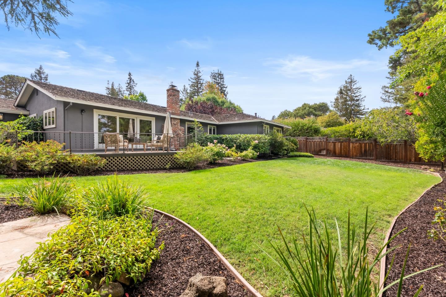 Detail Gallery Image 31 of 35 For 730 Monte Rosa Dr, Menlo Park,  CA 94025 - 4 Beds | 2/1 Baths