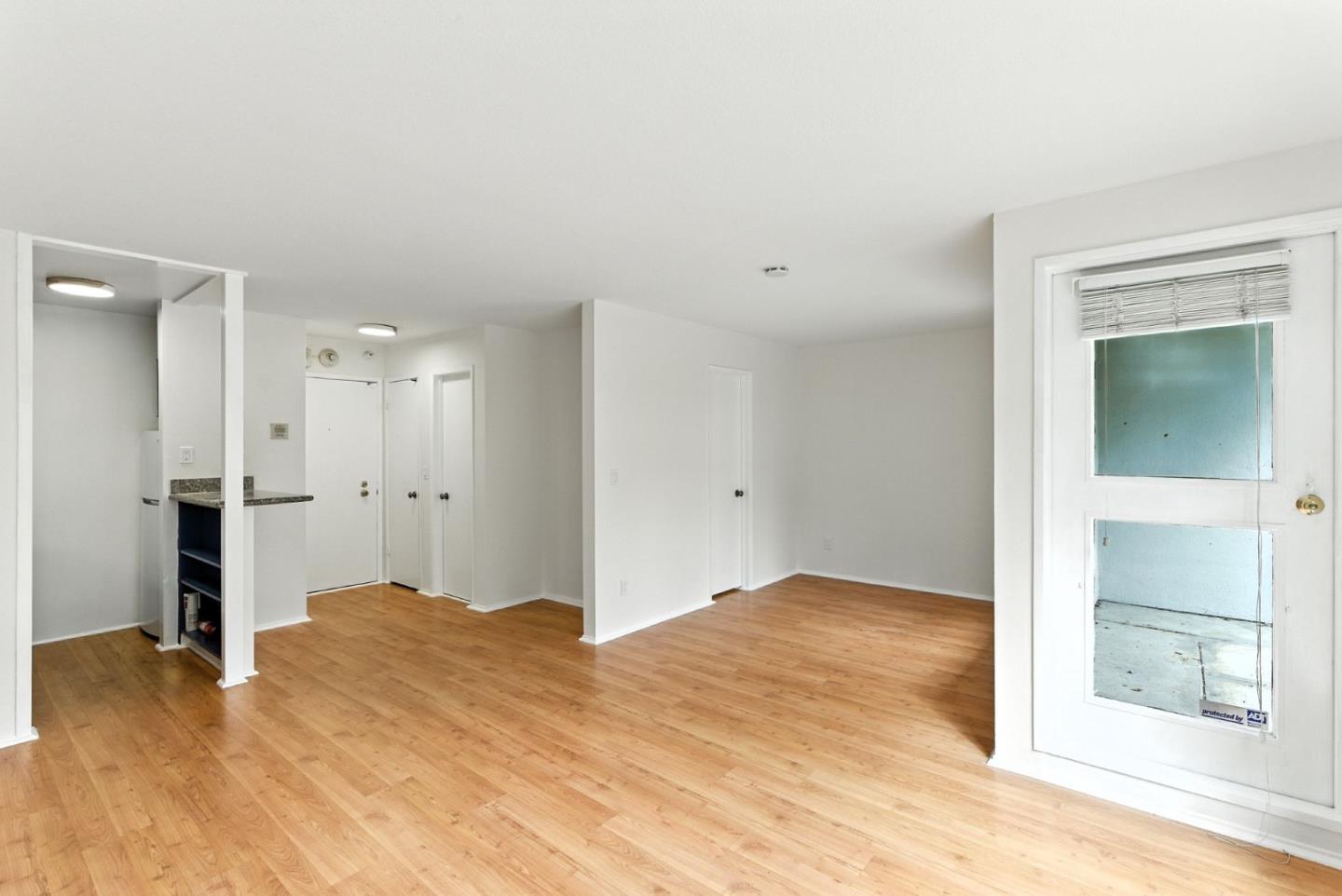 Detail Gallery Image 4 of 14 For 8 Admiral Dr #239,  Emeryville,  CA 94608 - 0 Beds | 1 Baths