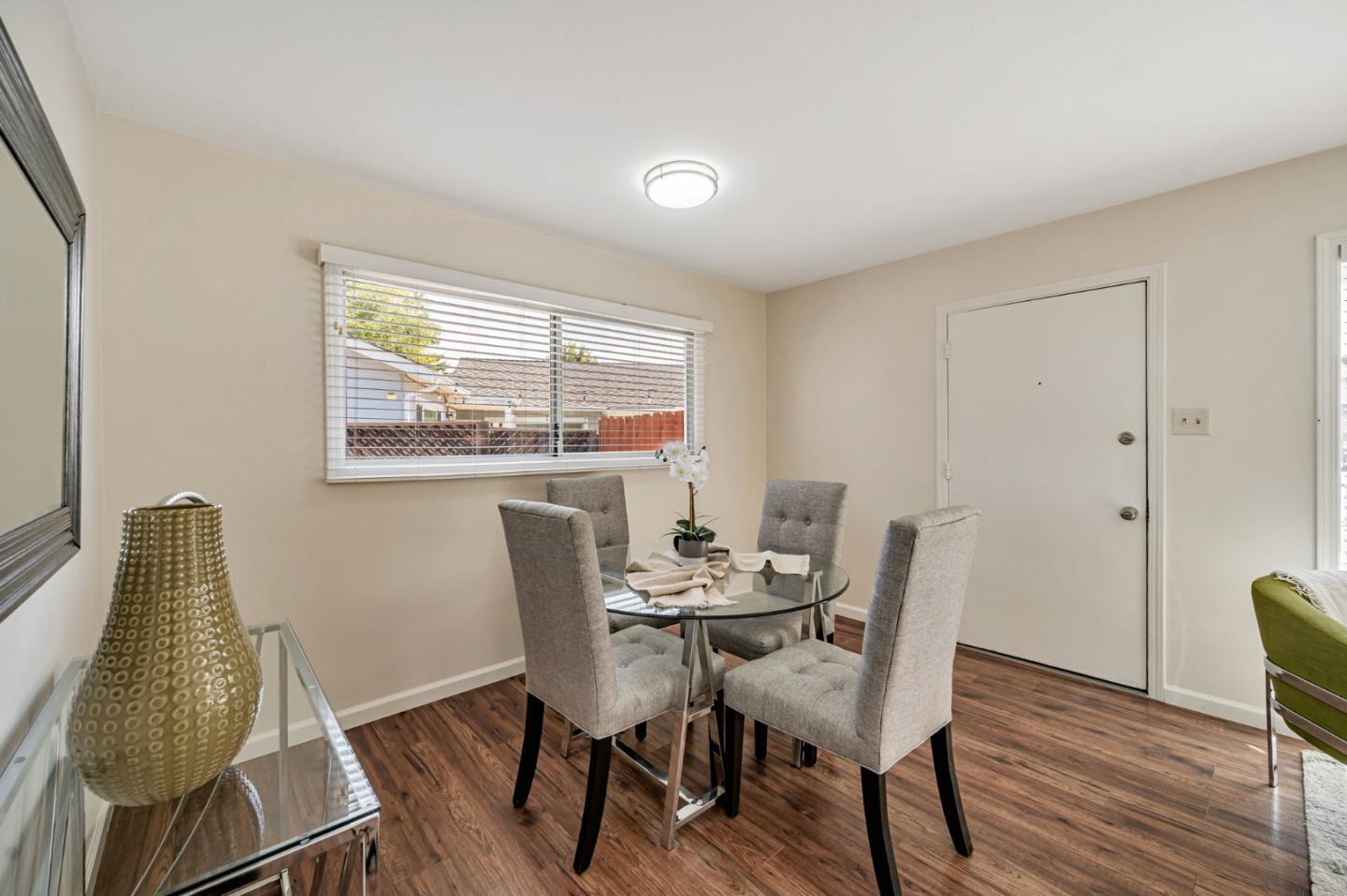Detail Gallery Image 17 of 32 For 508 Wessex Way, Belmont,  CA 94002 - – Beds | – Baths