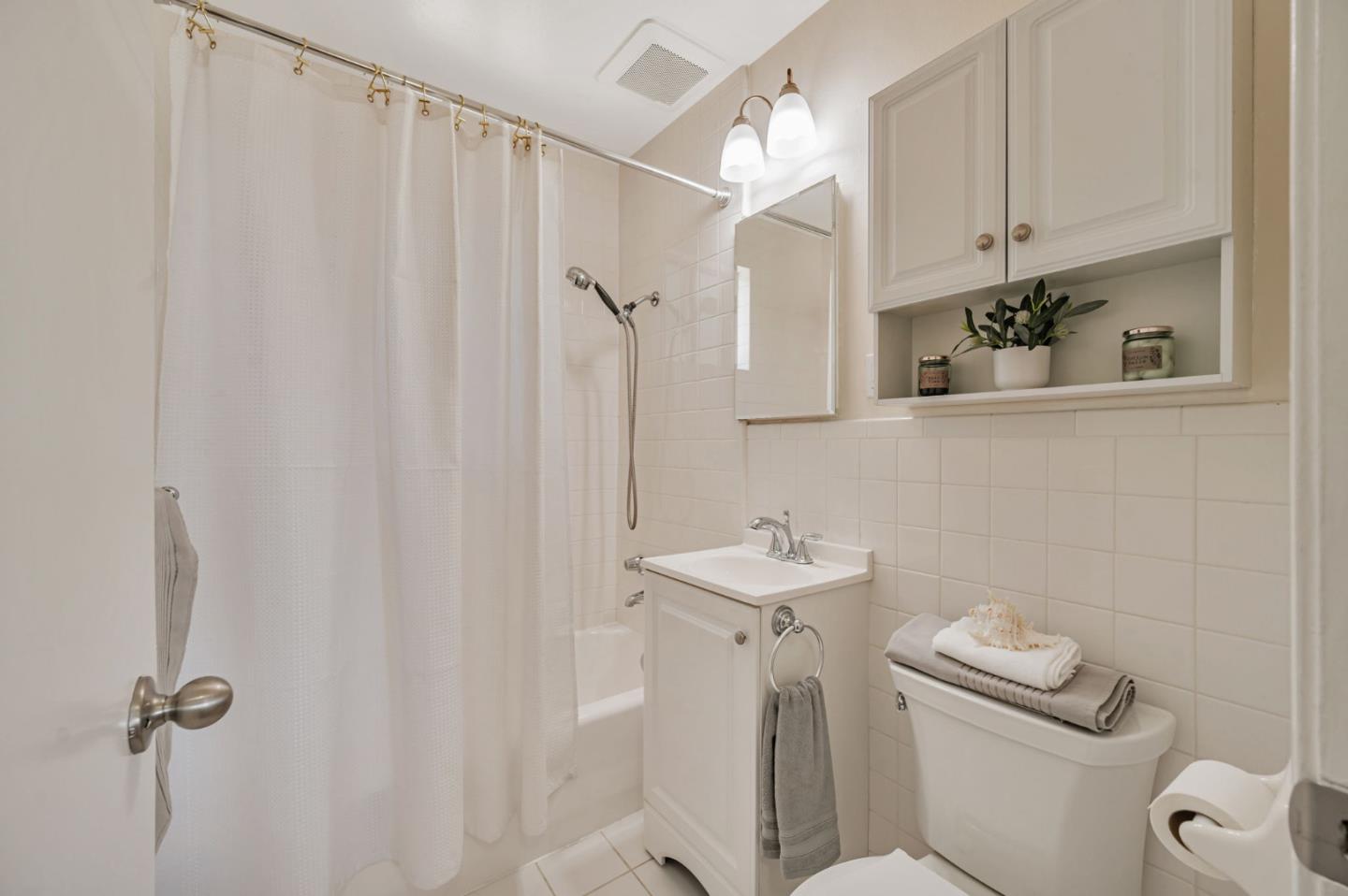 Detail Gallery Image 25 of 32 For 508 Wessex Way, Belmont,  CA 94002 - – Beds | – Baths