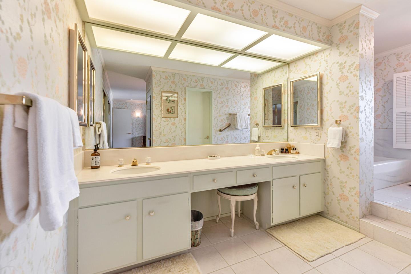 Detail Gallery Image 16 of 47 For 59 Skyline Crest Dr, Monterey,  CA 93940 - 3 Beds | 3 Baths
