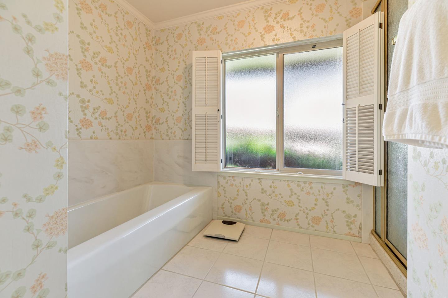 Detail Gallery Image 17 of 47 For 59 Skyline Crest Dr, Monterey,  CA 93940 - 3 Beds | 3 Baths