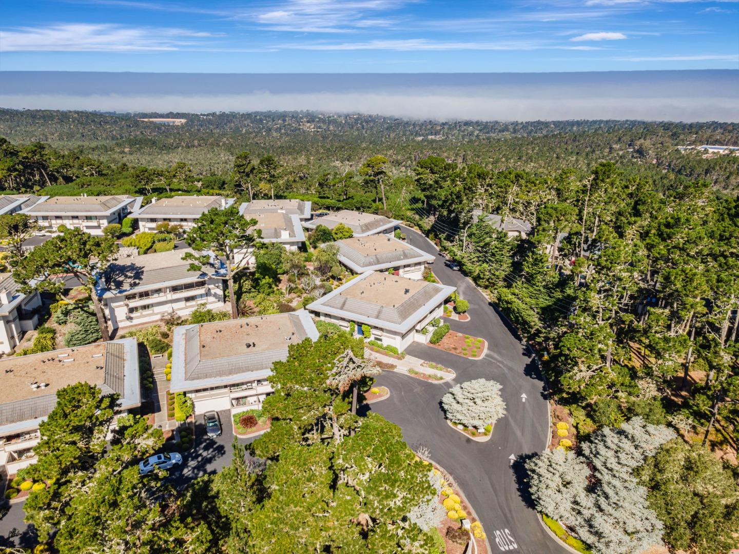 Detail Gallery Image 34 of 47 For 59 Skyline Crest Dr, Monterey,  CA 93940 - 3 Beds | 3 Baths