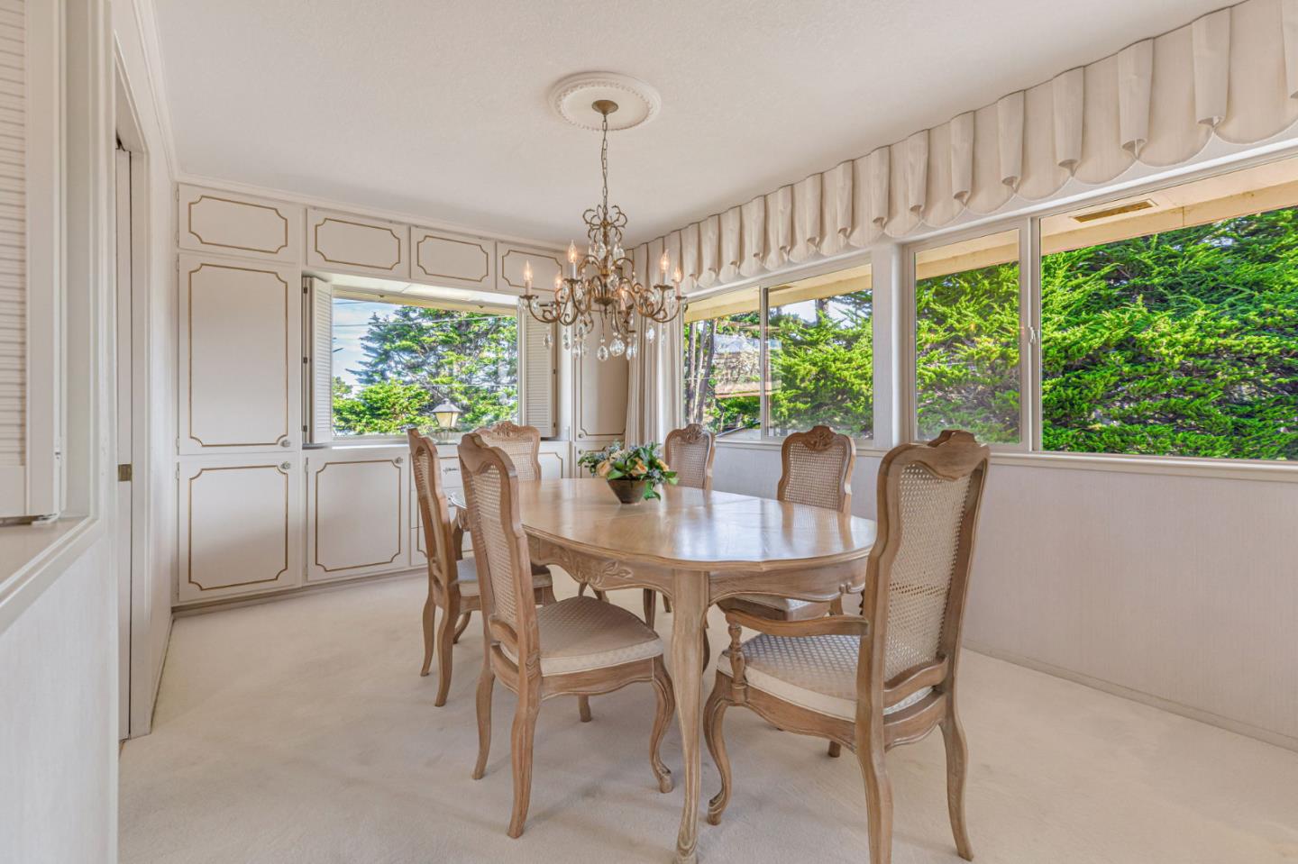 Detail Gallery Image 6 of 47 For 59 Skyline Crest Dr, Monterey,  CA 93940 - 3 Beds | 3 Baths