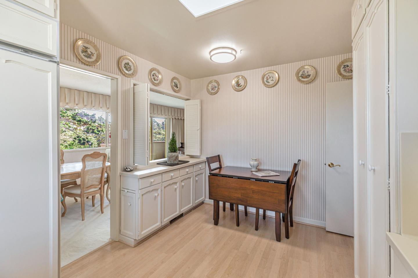 Detail Gallery Image 9 of 47 For 59 Skyline Crest Dr, Monterey,  CA 93940 - 3 Beds | 3 Baths