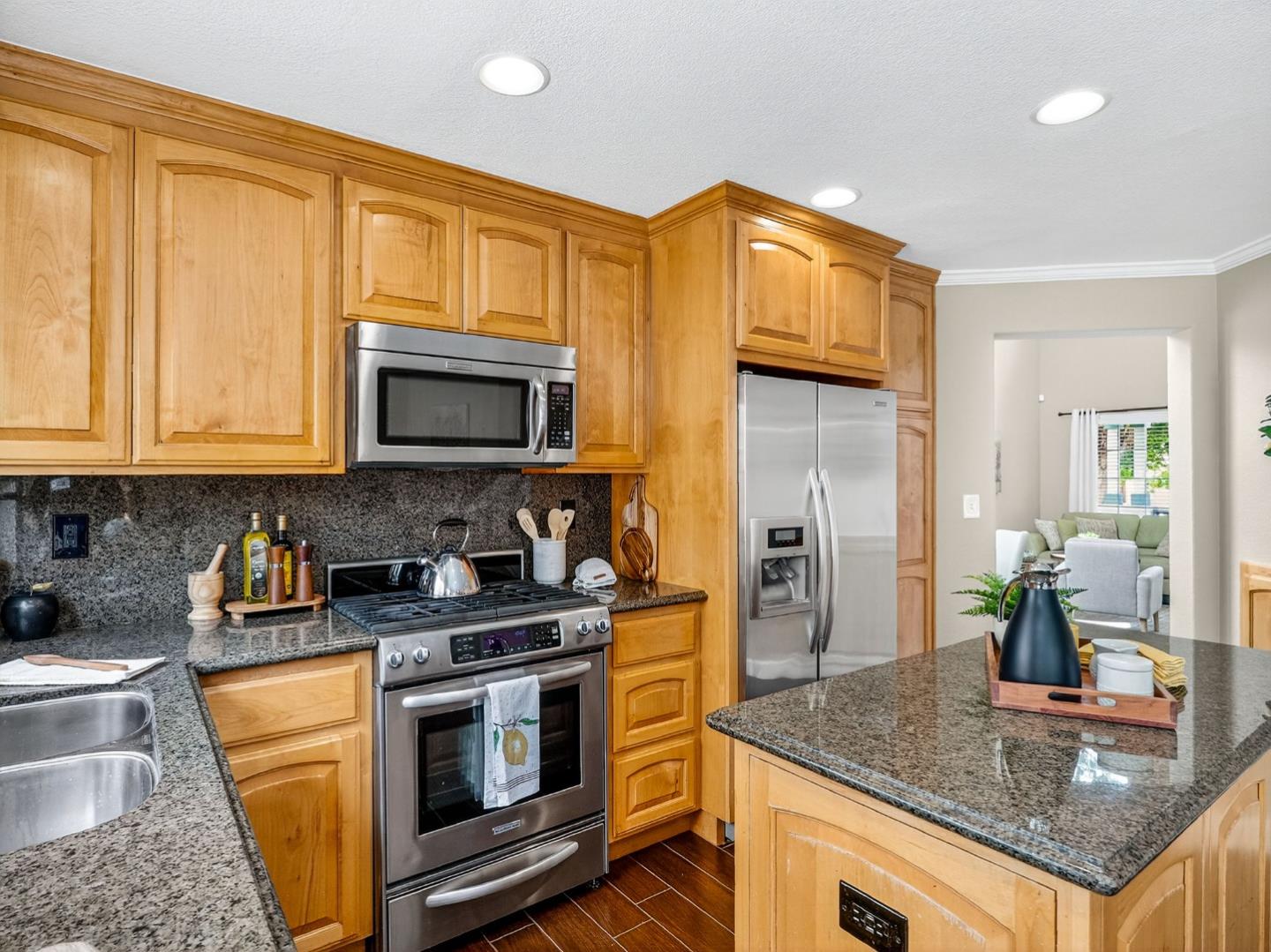 Detail Gallery Image 7 of 50 For 1473 Pheasant Dr, Gilroy,  CA 95020 - 4 Beds | 3 Baths