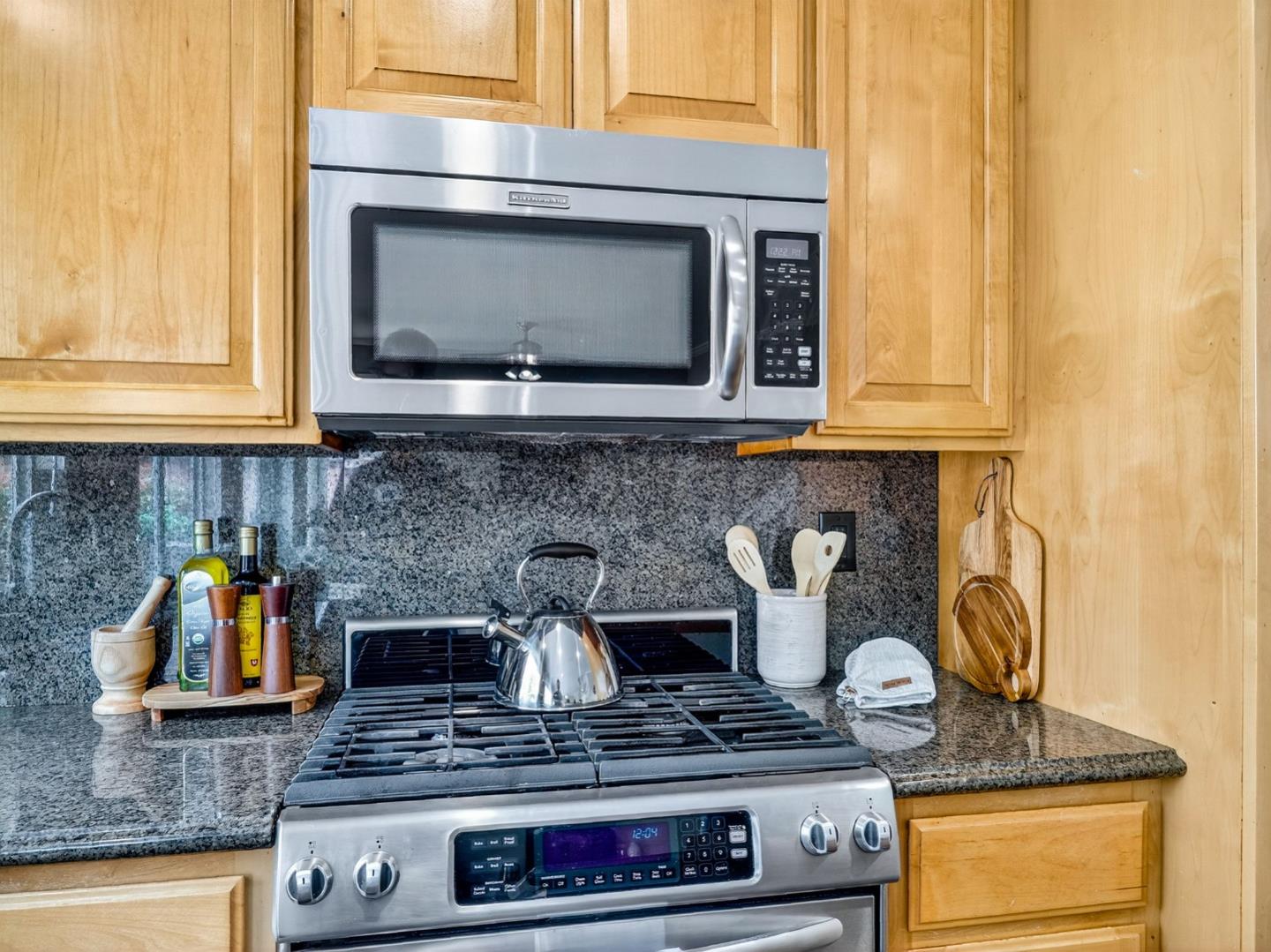 Detail Gallery Image 8 of 50 For 1473 Pheasant Dr, Gilroy,  CA 95020 - 4 Beds | 3 Baths