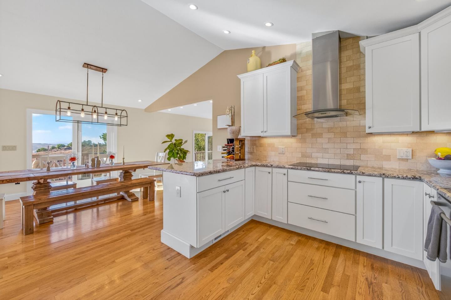 Detail Gallery Image 12 of 41 For 225 San Benancio Rd, Salinas,  CA 93908 - 3 Beds | 2 Baths