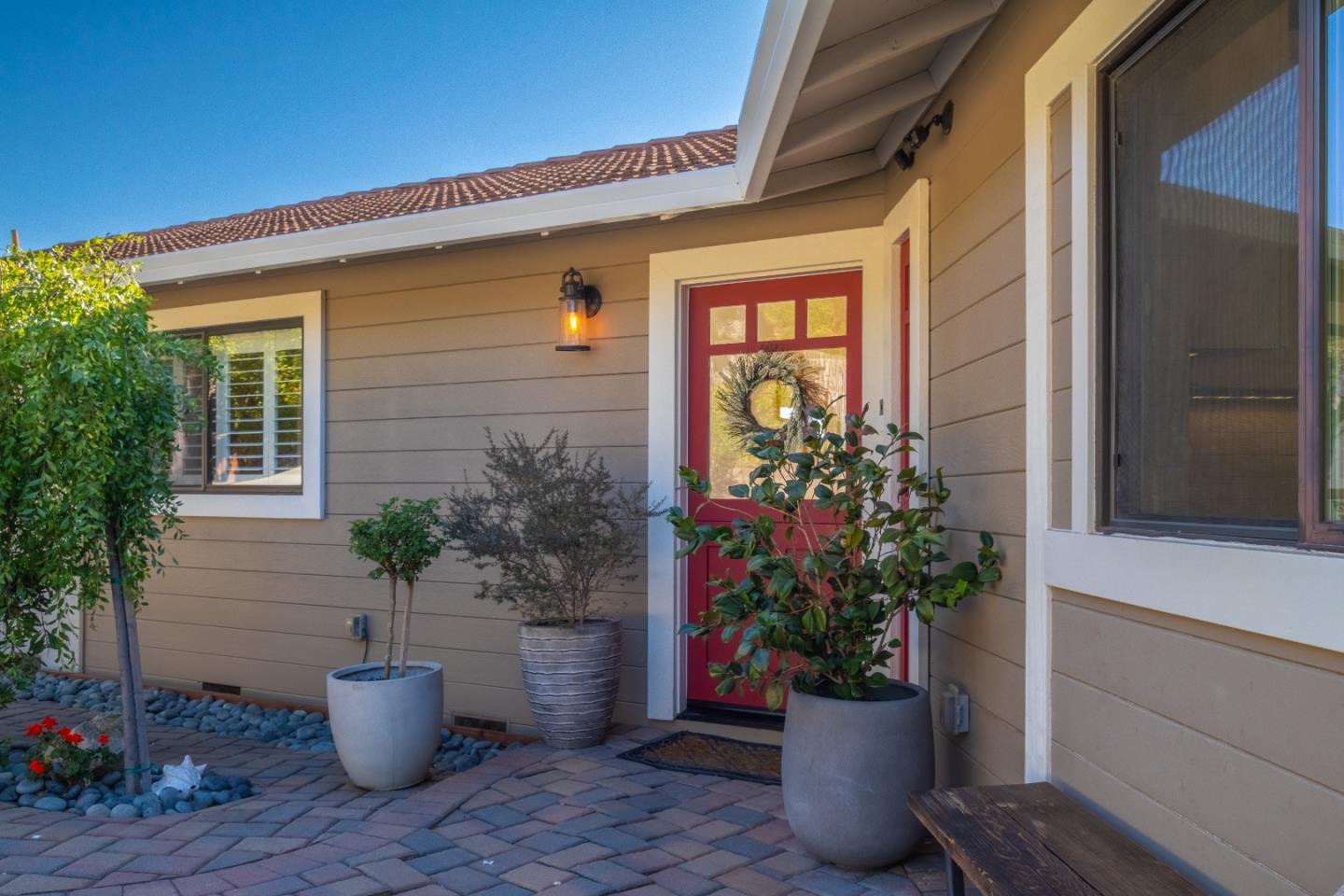 Detail Gallery Image 3 of 41 For 225 San Benancio Rd, Salinas,  CA 93908 - 3 Beds | 2 Baths