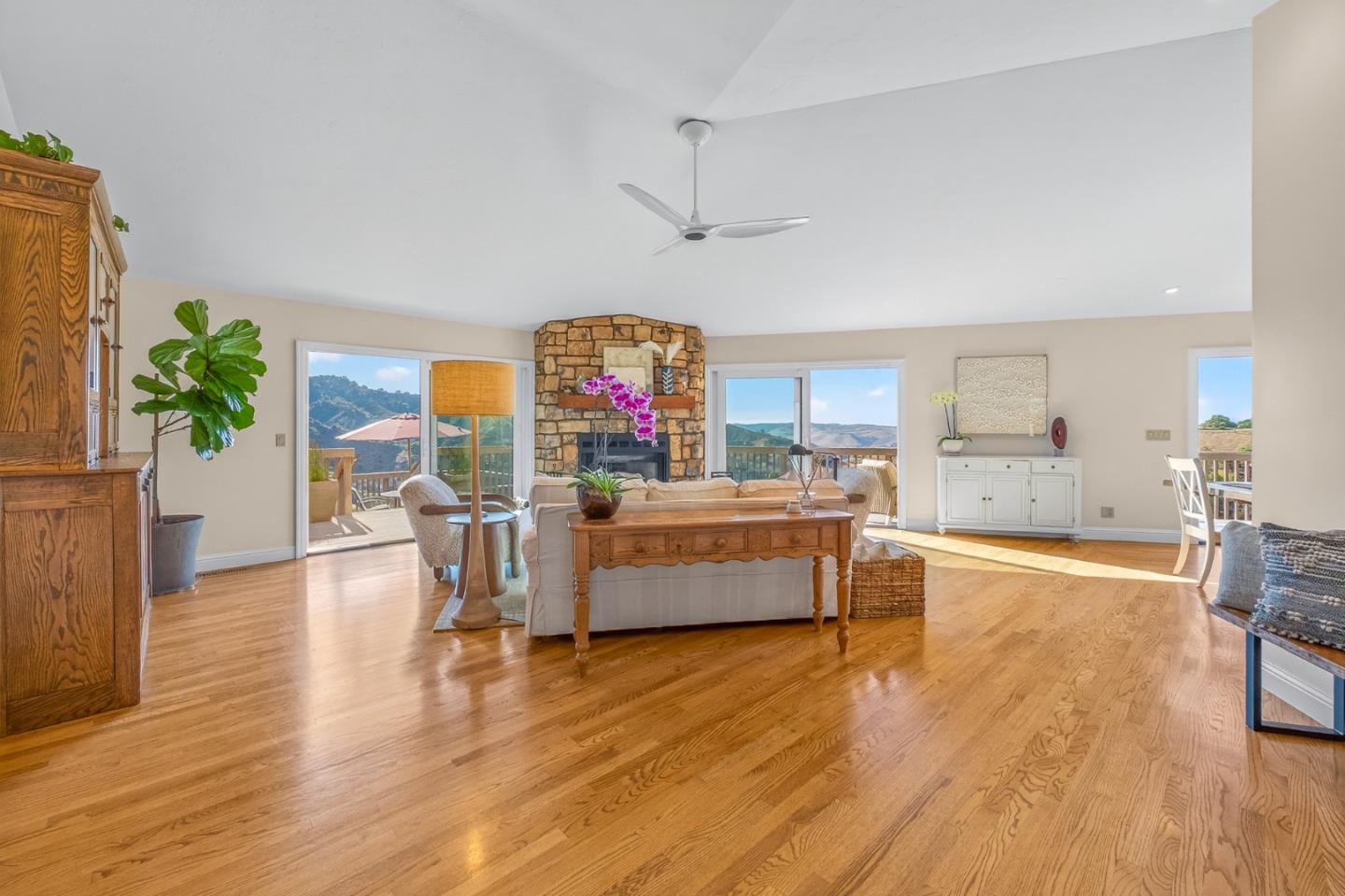 Detail Gallery Image 6 of 41 For 225 San Benancio Rd, Salinas,  CA 93908 - 3 Beds | 2 Baths
