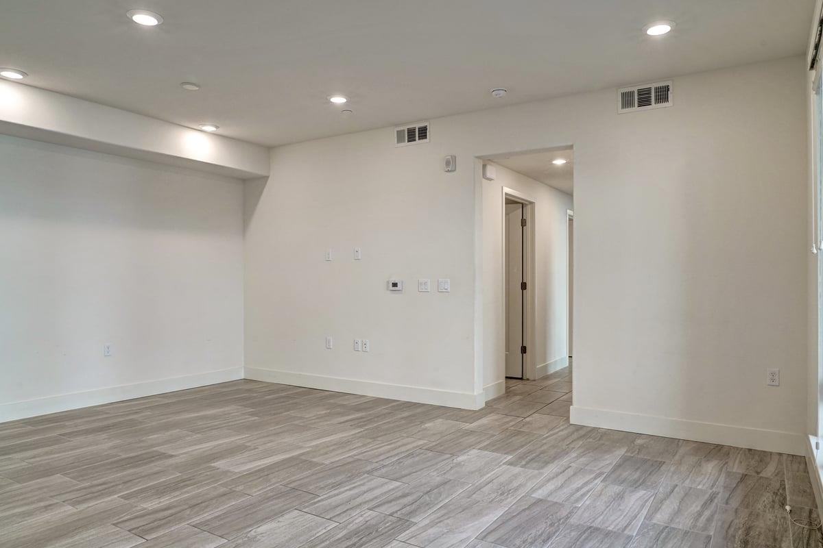 Detail Gallery Image 12 of 37 For 330 Riesling Ave #21,  Milpitas,  CA 95035 - 3 Beds | 2/1 Baths