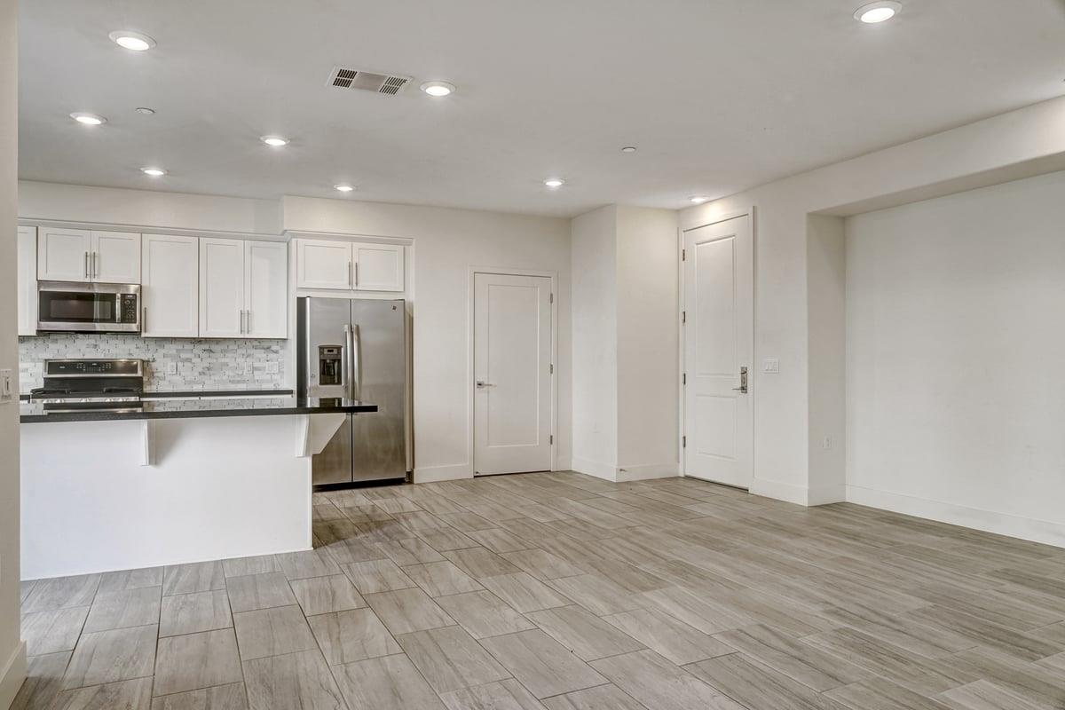 Detail Gallery Image 14 of 37 For 330 Riesling Ave #21,  Milpitas,  CA 95035 - 3 Beds | 2/1 Baths