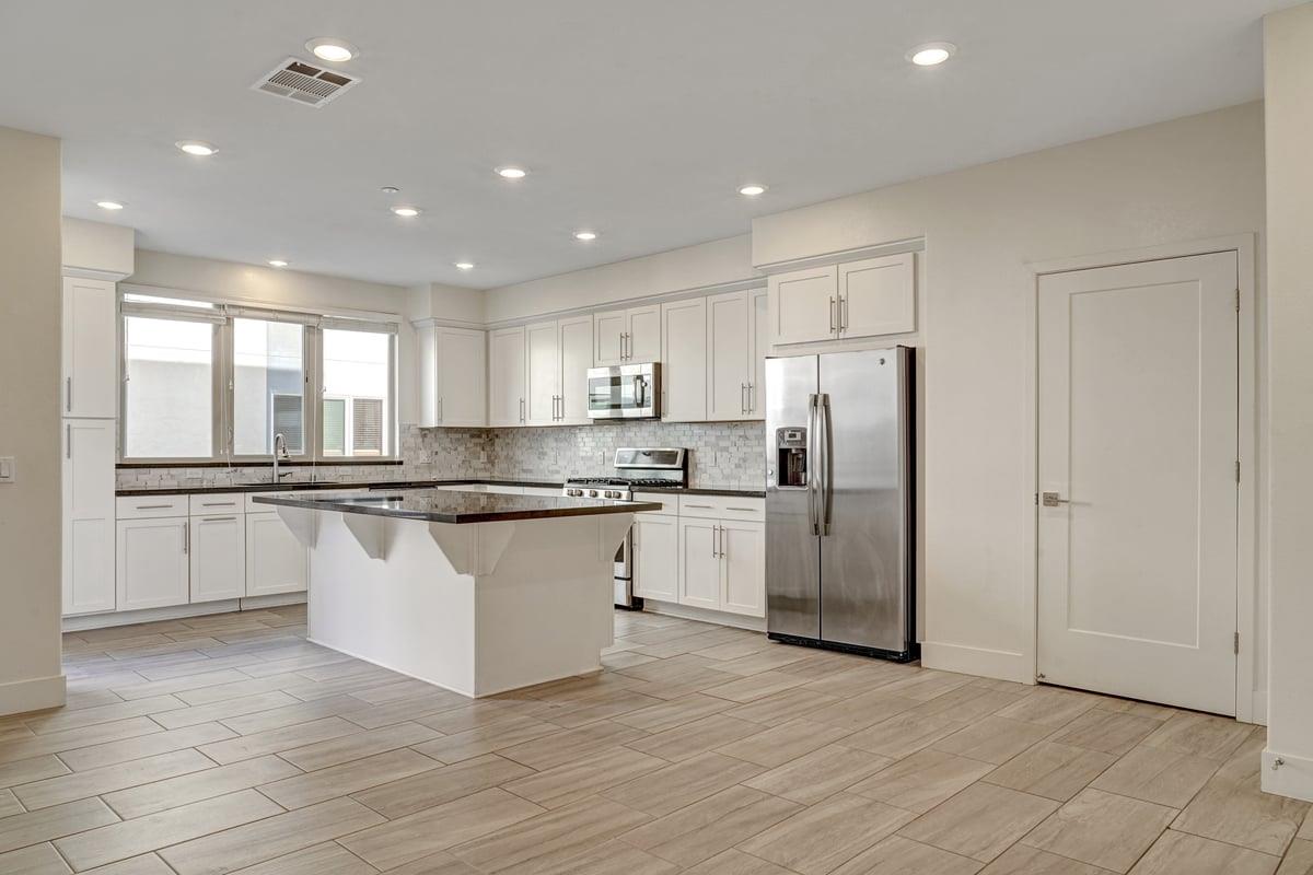 Detail Gallery Image 5 of 37 For 330 Riesling Ave #21,  Milpitas,  CA 95035 - 3 Beds | 2/1 Baths
