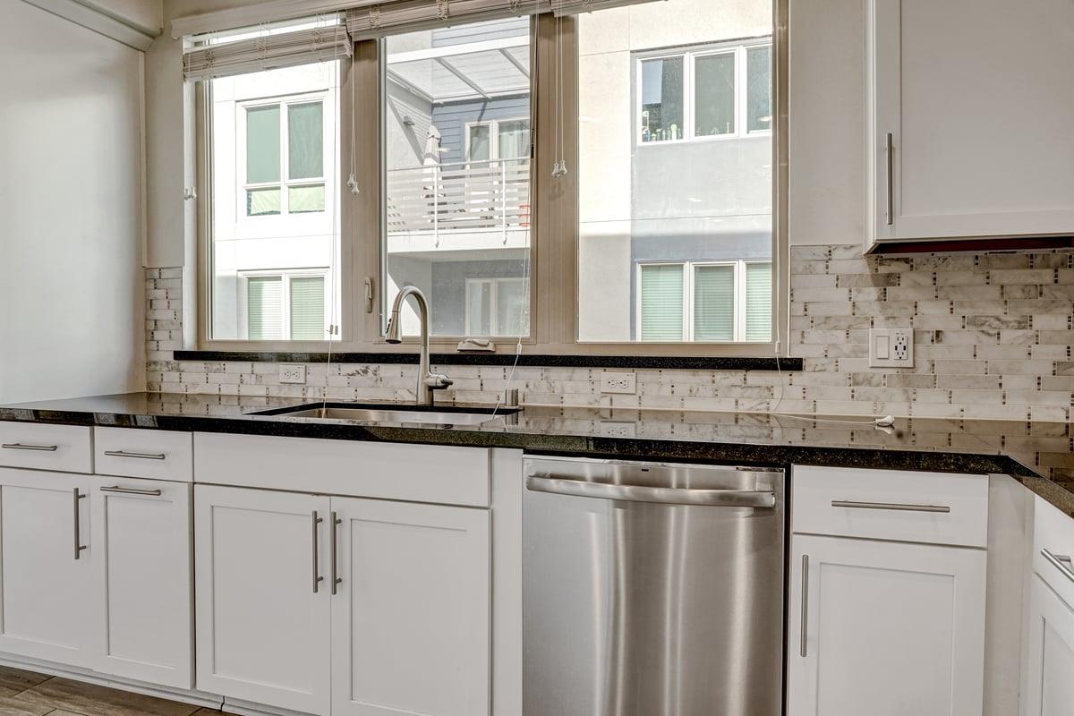 Detail Gallery Image 8 of 37 For 330 Riesling Ave #21,  Milpitas,  CA 95035 - 3 Beds | 2/1 Baths