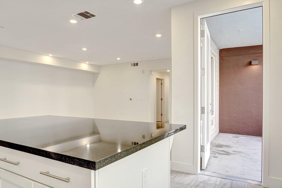 Detail Gallery Image 9 of 37 For 330 Riesling Ave #21,  Milpitas,  CA 95035 - 3 Beds | 2/1 Baths