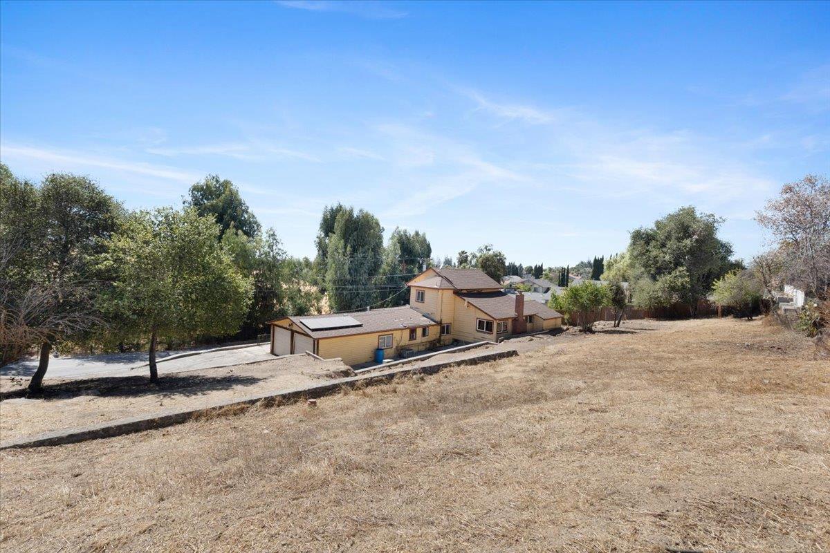 Detail Gallery Image 4 of 53 For 2145 Mount Pleasant Rd, San Jose,  CA 95148 - 4 Beds | 2 Baths