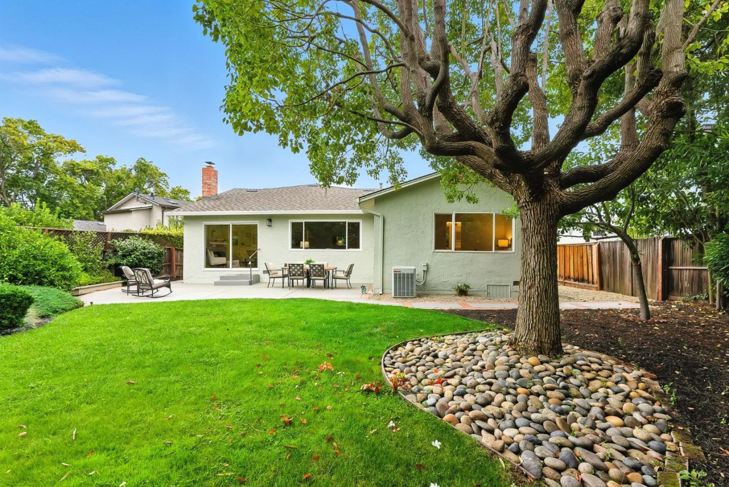 Detail Gallery Image 23 of 33 For 3520 Greer Rd, Palo Alto,  CA 94303 - 4 Beds | 2/1 Baths