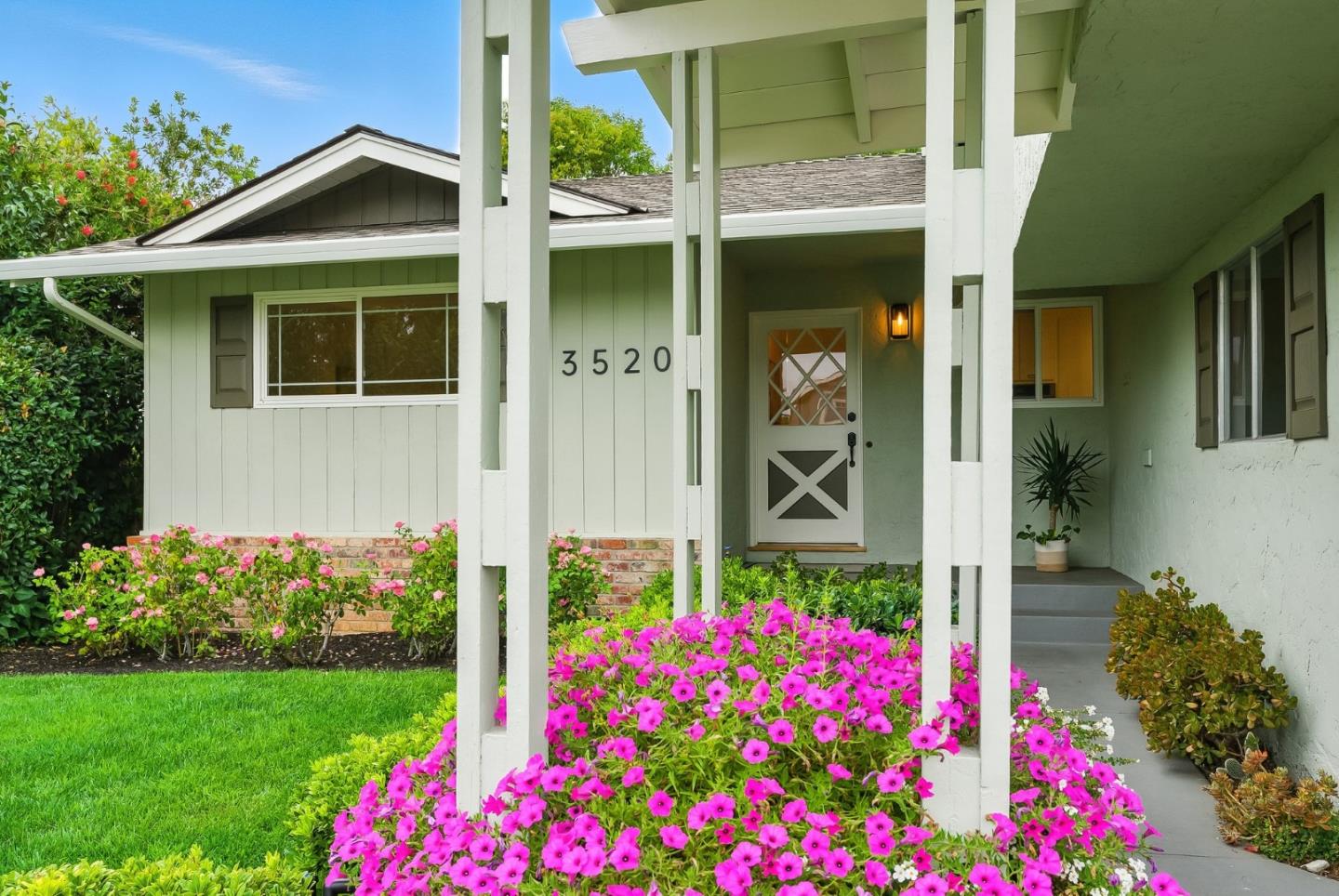Detail Gallery Image 3 of 33 For 3520 Greer Rd, Palo Alto,  CA 94303 - 4 Beds | 2/1 Baths