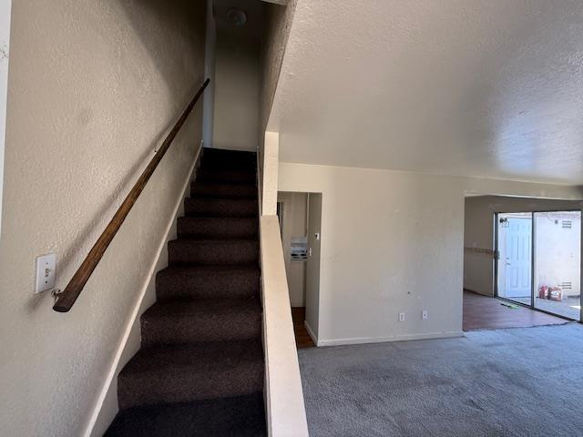 Detail Gallery Image 8 of 14 For 917 Acosta Plz #4,  Salinas,  CA 93905 - 3 Beds | 1/1 Baths