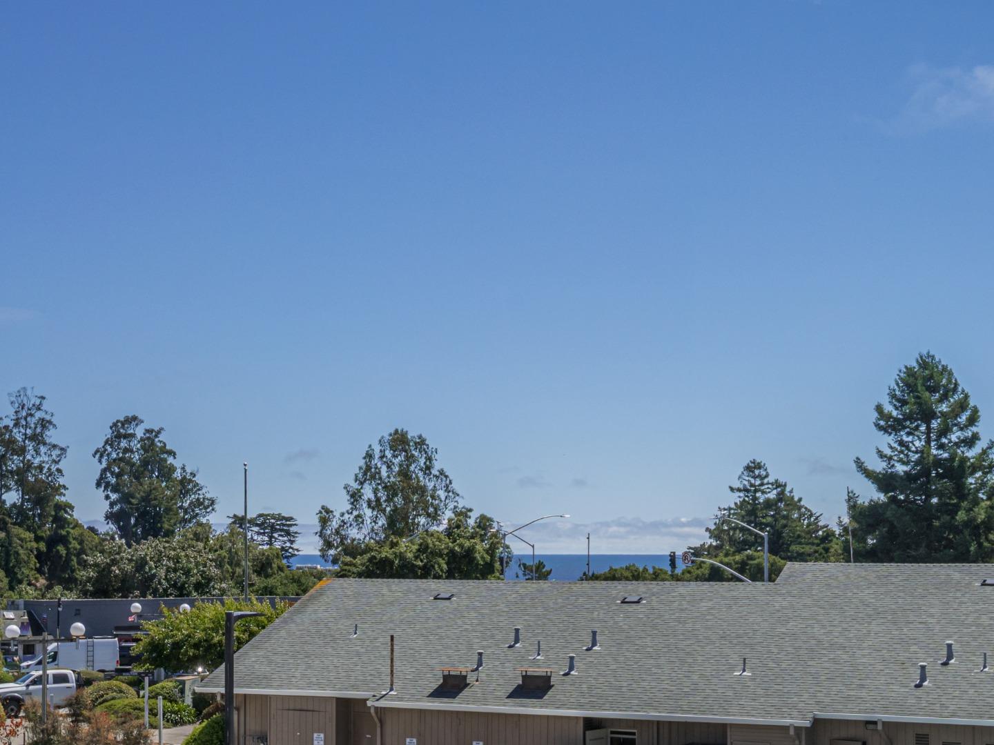 Detail Gallery Image 15 of 47 For 121 Aptos Village Way #1,  Aptos,  CA 95003 - 2 Beds | 2 Baths