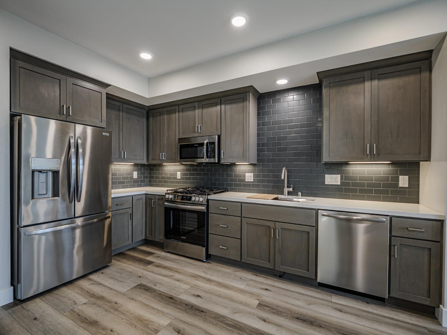 Detail Gallery Image 4 of 47 For 121 Aptos Village Way #1,  Aptos,  CA 95003 - 2 Beds | 2 Baths