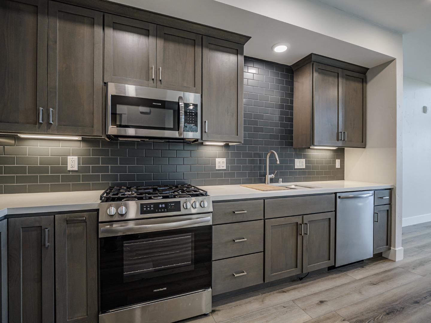 Detail Gallery Image 6 of 47 For 121 Aptos Village Way #1,  Aptos,  CA 95003 - 2 Beds | 2 Baths