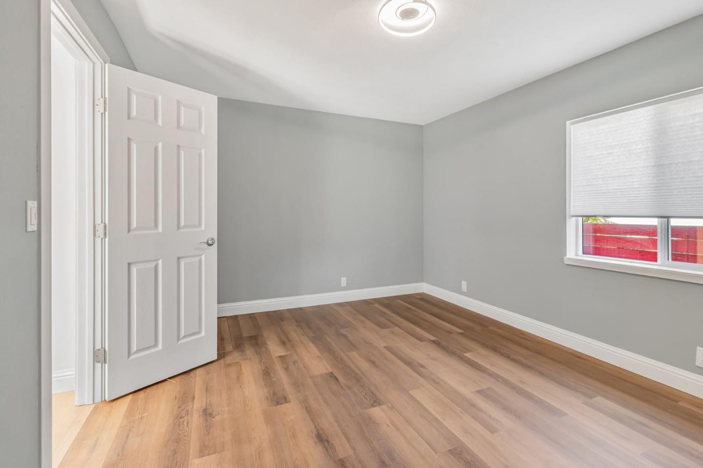 Detail Gallery Image 23 of 34 For 962 S 10th St, San Jose,  CA 95112 - 4 Beds | 2/1 Baths