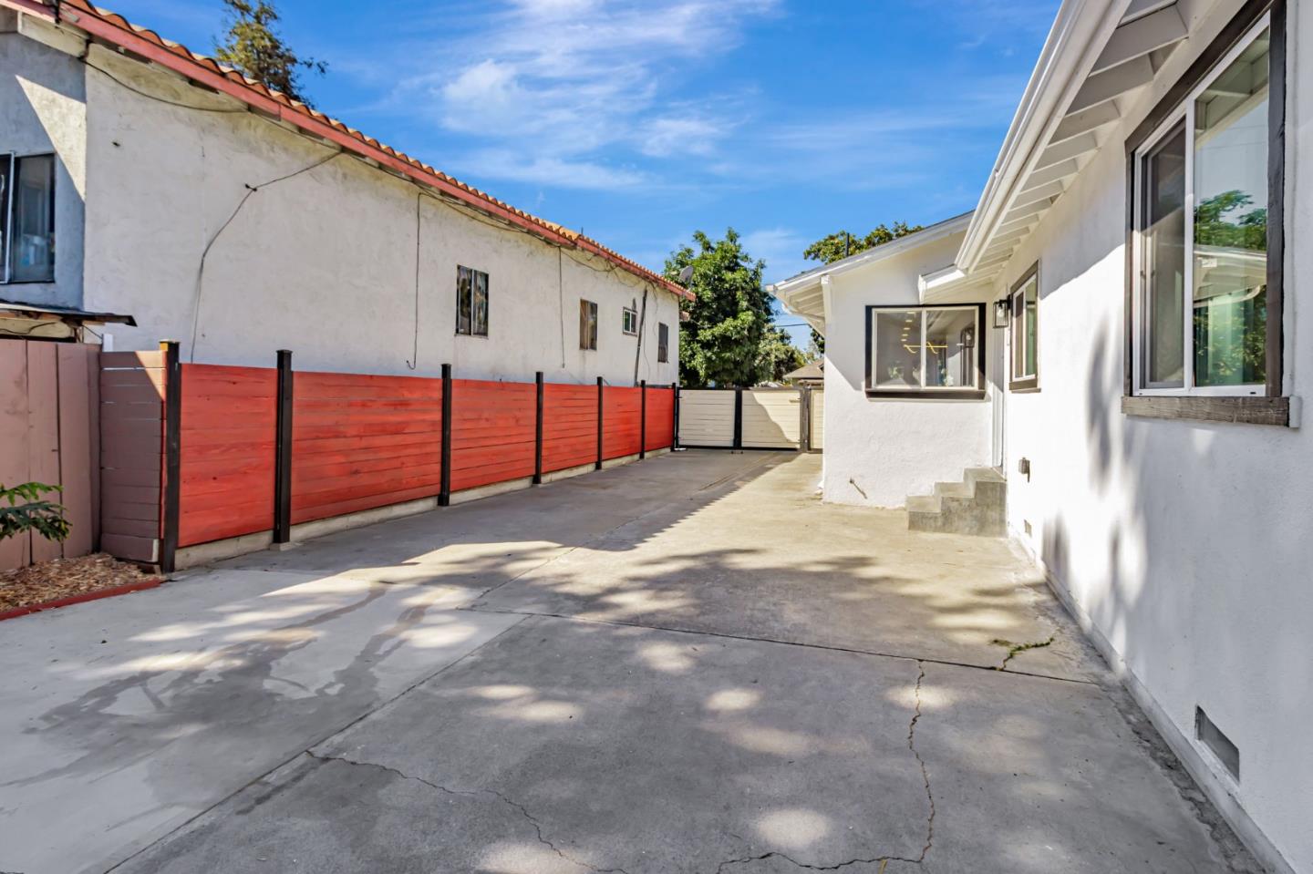 Detail Gallery Image 31 of 34 For 962 S 10th St, San Jose,  CA 95112 - 4 Beds | 2/1 Baths
