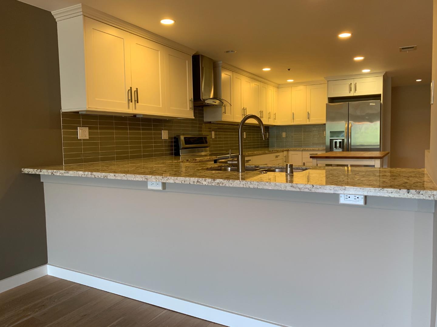 Detail Gallery Image 3 of 12 For 440 Cesano Ct #208,  Palo Alto,  CA 94306 - 2 Beds | 2 Baths