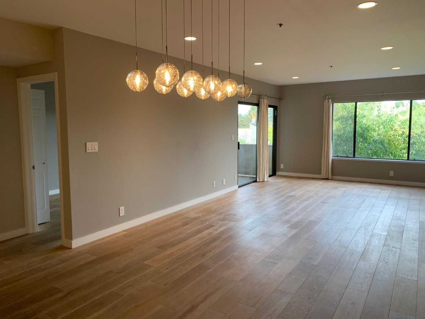 Detail Gallery Image 5 of 12 For 440 Cesano Ct #208,  Palo Alto,  CA 94306 - 2 Beds | 2 Baths