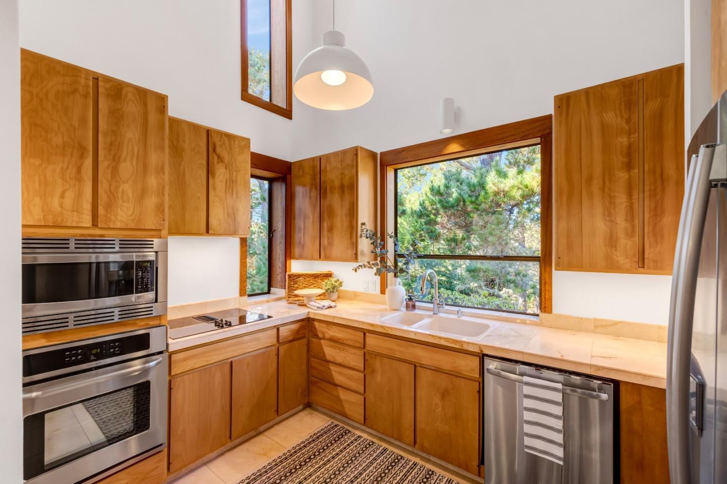 Detail Gallery Image 12 of 44 For 24520 Outlook Dr #16,  Carmel,  CA 93923 - 3 Beds | 2 Baths