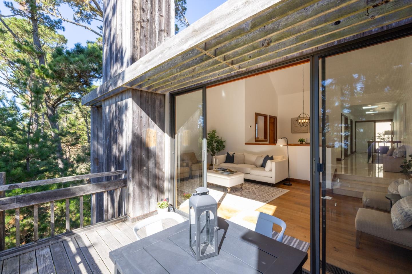 Detail Gallery Image 4 of 44 For 24520 Outlook Dr #16,  Carmel,  CA 93923 - 3 Beds | 2 Baths