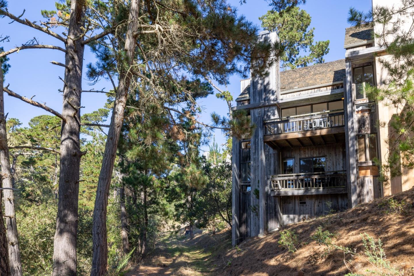 Detail Gallery Image 40 of 44 For 24520 Outlook Dr #16,  Carmel,  CA 93923 - 3 Beds | 2 Baths