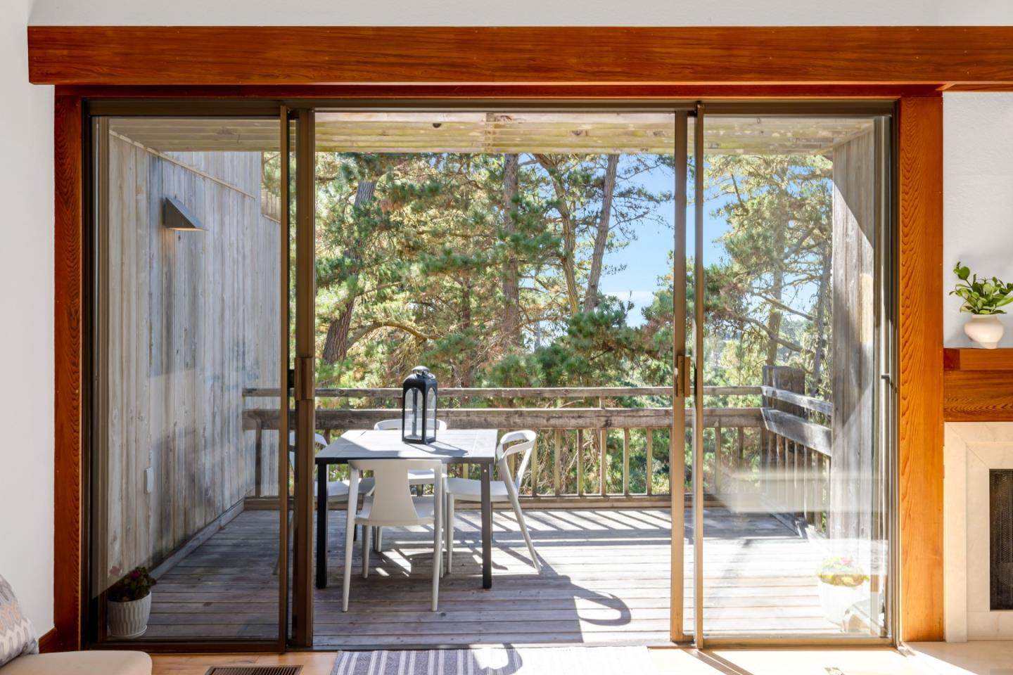 Detail Gallery Image 7 of 44 For 24520 Outlook Dr #16,  Carmel,  CA 93923 - 3 Beds | 2 Baths