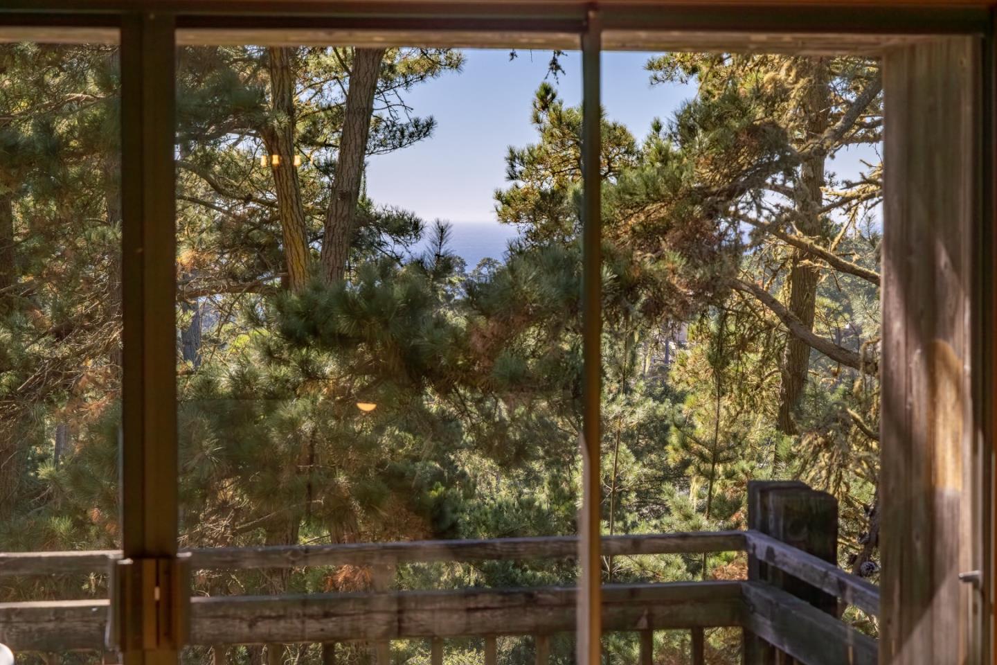 Detail Gallery Image 8 of 44 For 24520 Outlook Dr #16,  Carmel,  CA 93923 - 3 Beds | 2 Baths