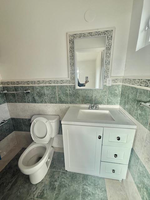 Detail Gallery Image 12 of 15 For 3981 Pacific Heights Blvd, San Bruno,  CA 94066 - 4 Beds | 2 Baths