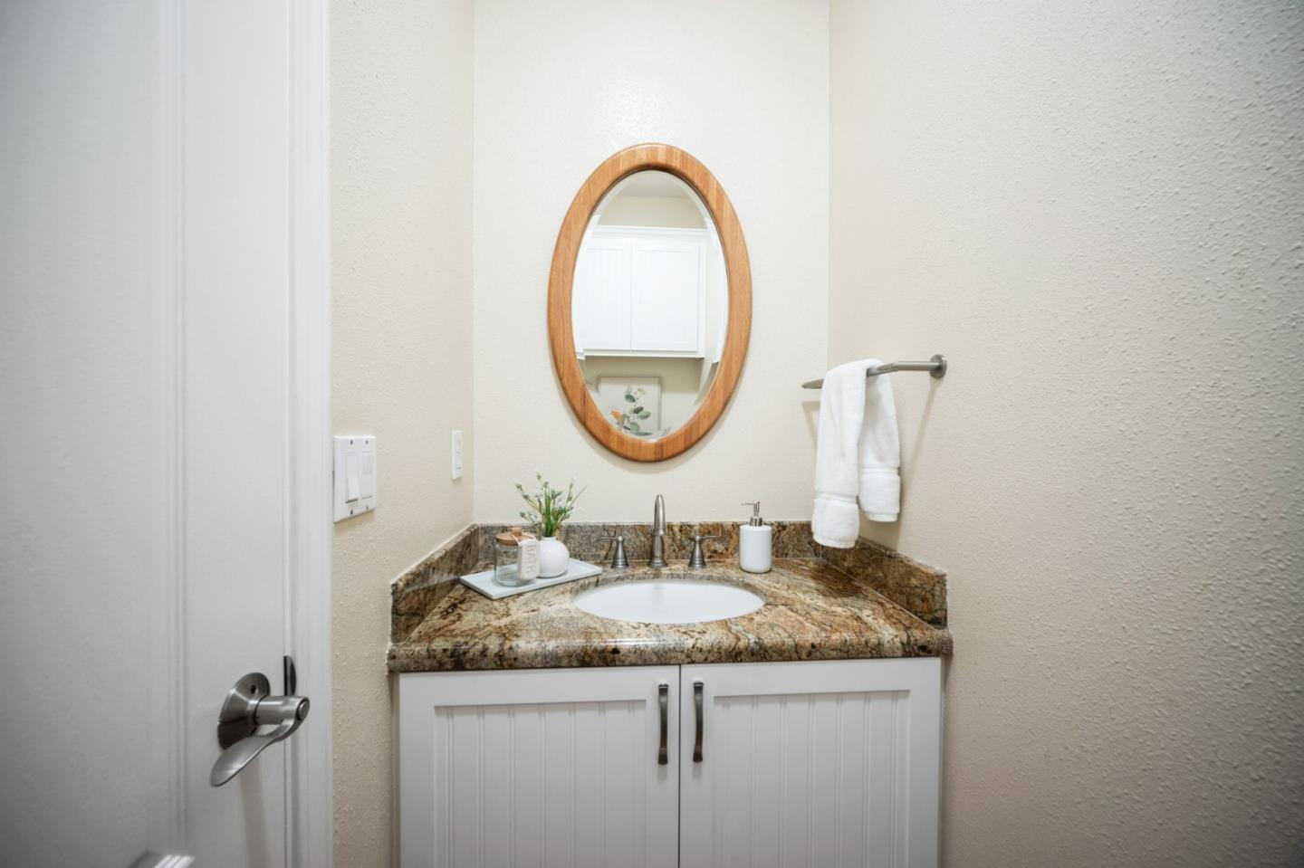 Detail Gallery Image 31 of 47 For 17252 Sandalwood Way, Morgan Hill,  CA 95037 - 4 Beds | 2/1 Baths