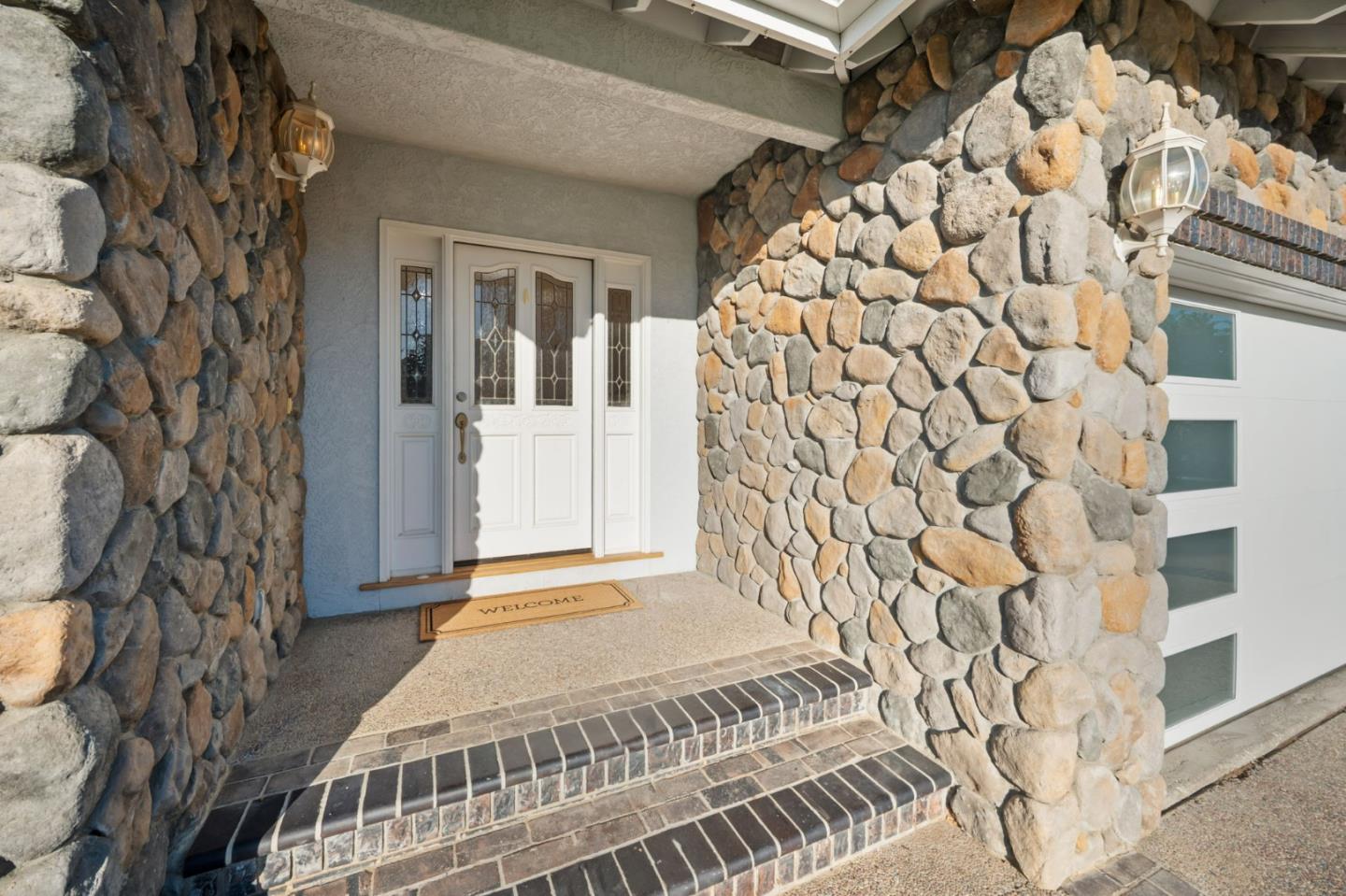 Detail Gallery Image 5 of 47 For 17252 Sandalwood Way, Morgan Hill,  CA 95037 - 4 Beds | 2/1 Baths