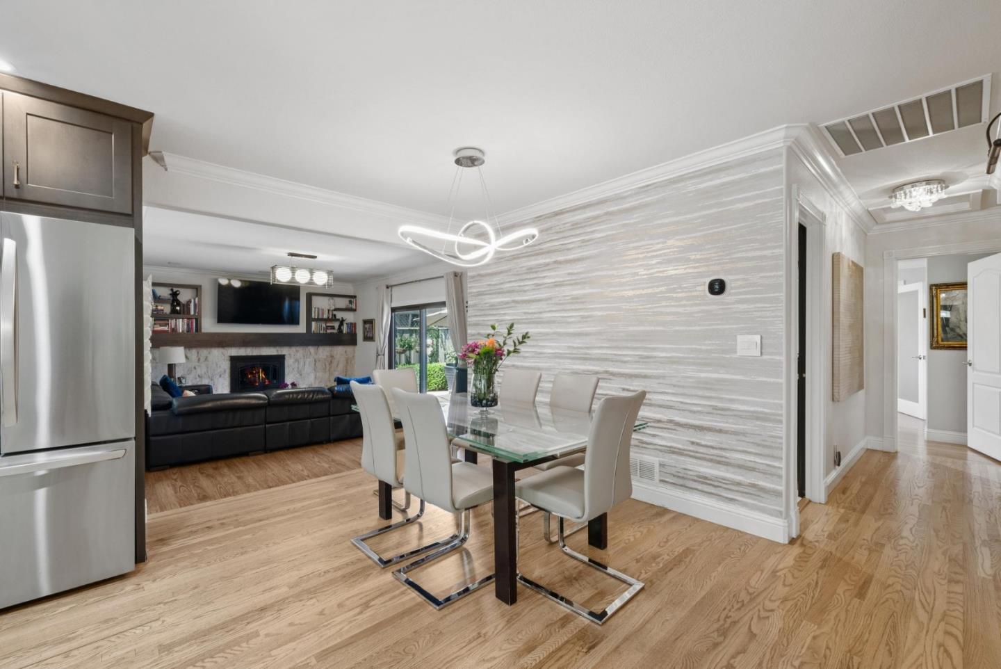 Detail Gallery Image 8 of 60 For 861 Flin Way, Sunnyvale,  CA 94087 - 4 Beds | 3 Baths