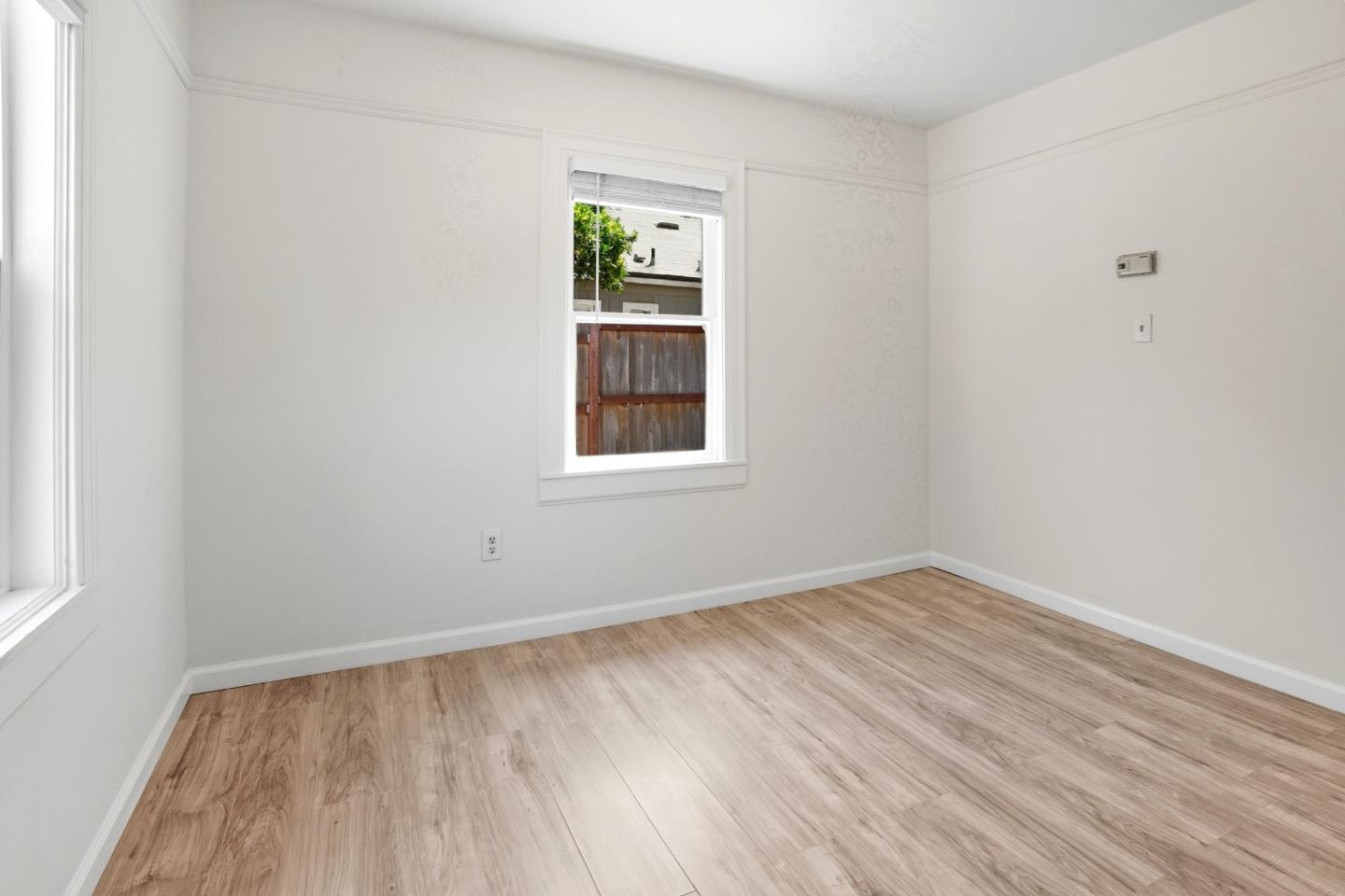 Detail Gallery Image 27 of 28 For 116 Oak Ct, Menlo Park,  CA 94025 - 8 Beds | 2 Baths