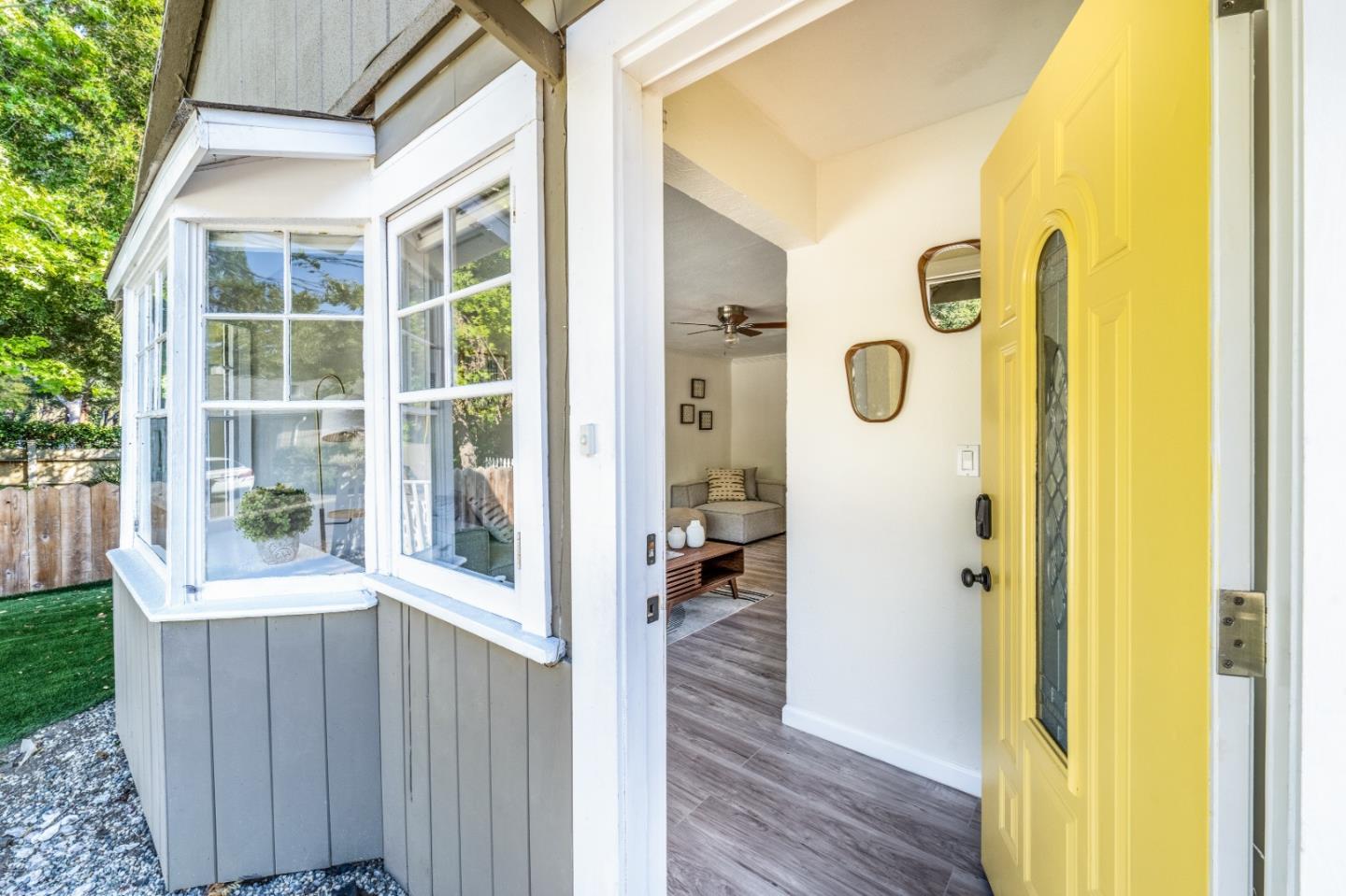 Detail Gallery Image 5 of 28 For 116 Oak Ct, Menlo Park,  CA 94025 - 8 Beds | 2 Baths