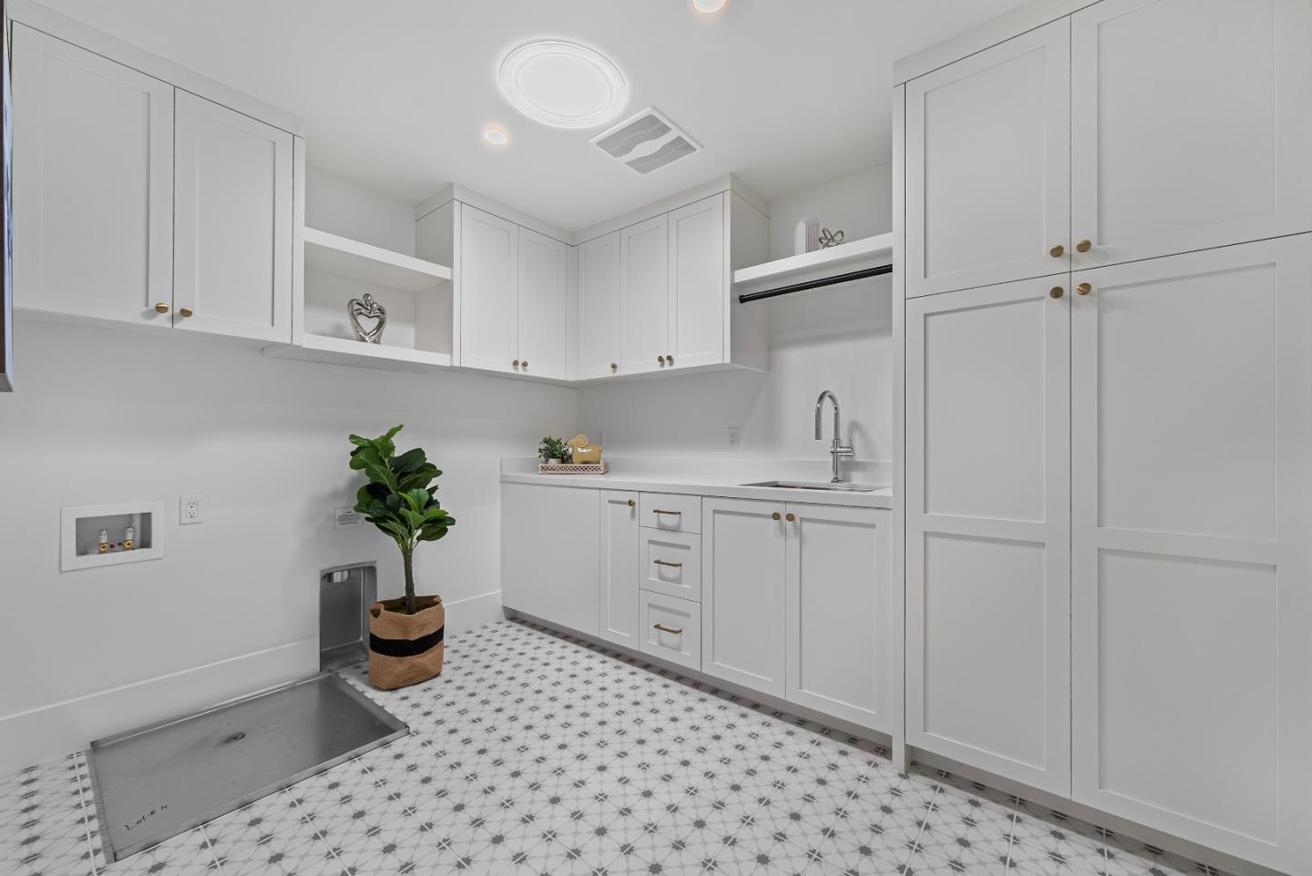 Detail Gallery Image 8 of 69 For 3231 Lanelle Pl, San Jose,  CA 95124 - 4 Beds | 4/1 Baths