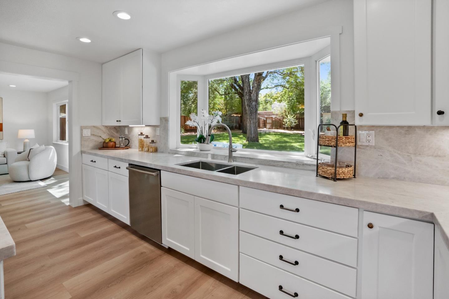 Detail Gallery Image 16 of 42 For 1992 Deodara Dr, Los Altos,  CA 94024 - 5 Beds | 3/1 Baths