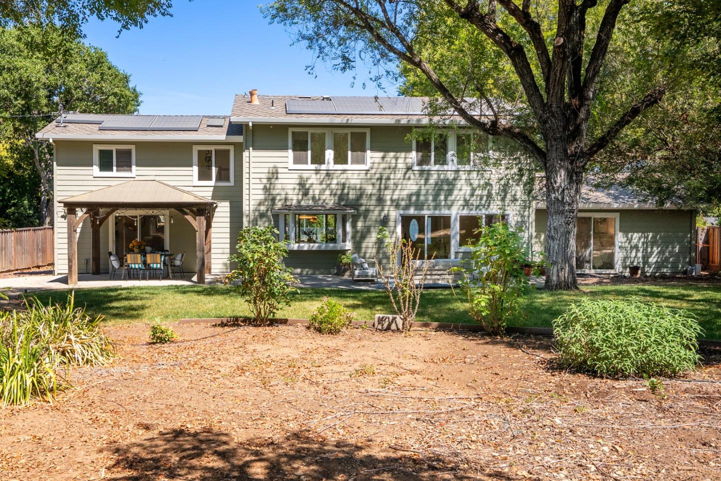 Detail Gallery Image 6 of 42 For 1992 Deodara Dr, Los Altos,  CA 94024 - 5 Beds | 3/1 Baths