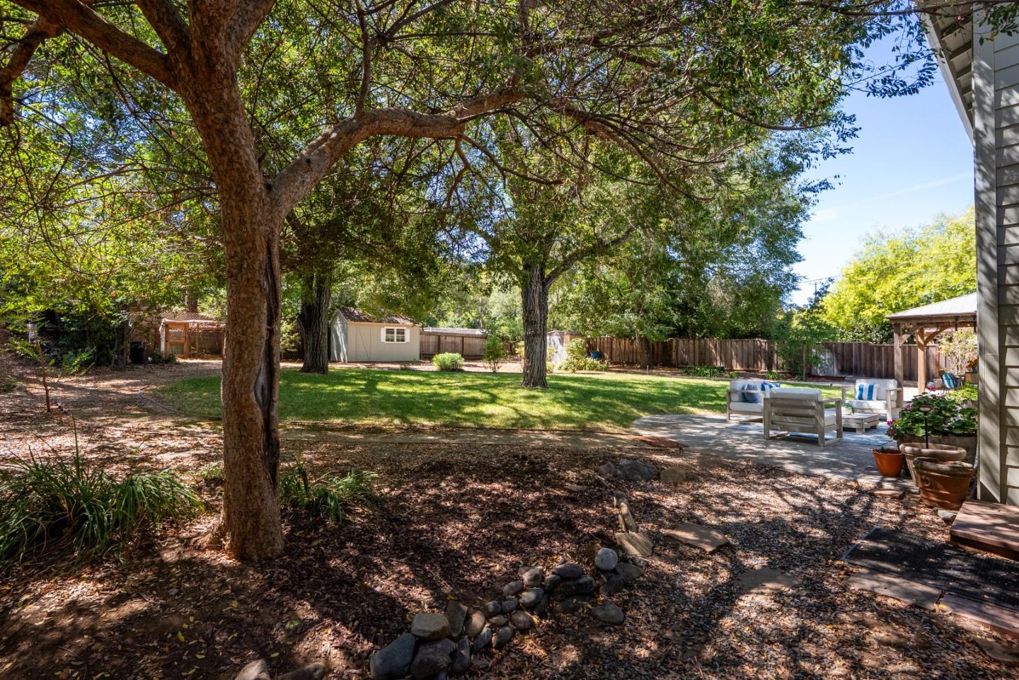 Detail Gallery Image 7 of 42 For 1992 Deodara Dr, Los Altos,  CA 94024 - 5 Beds | 3/1 Baths
