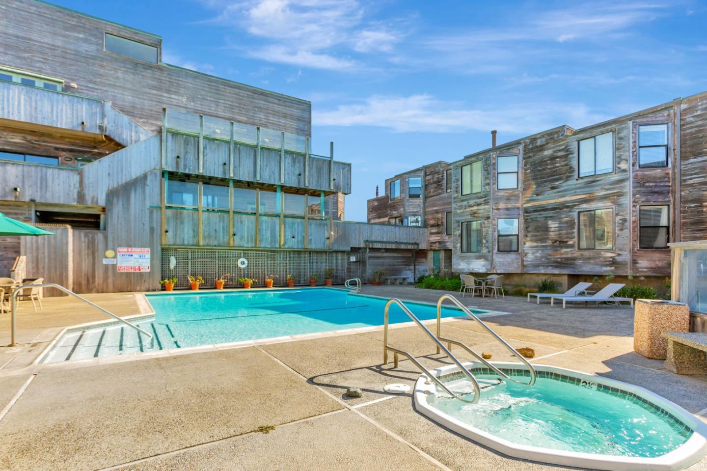 Detail Gallery Image 23 of 29 For 125 Surf Way #433,  Monterey,  CA 93940 - 3 Beds | 2 Baths